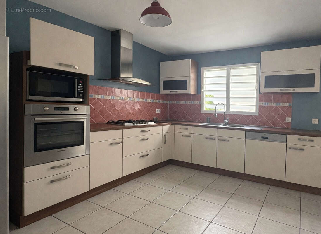 Sainte-Suzanne : villa à vendre avec IMMOBILIERE DE LA PROVIDENCE - photo 9