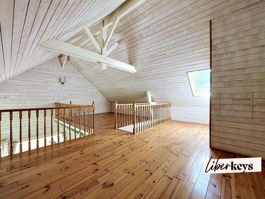 Maison scandinave au cœur des bois – 175 m² à 1h de Paris - Pullay - photo 16