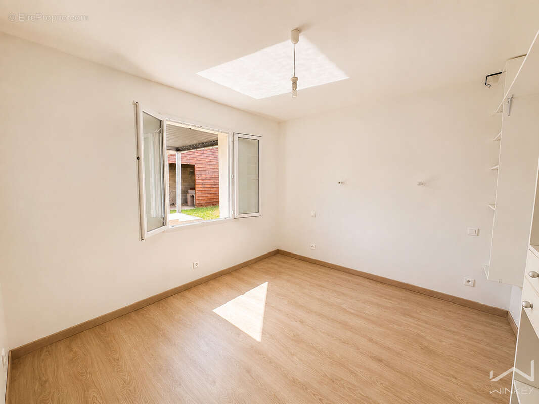 Maison 128 m² à La Begude-De-Mazenc  - photo 9