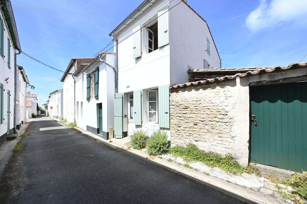 Maison à SAINT-CLEMENT-DES-BALEINES