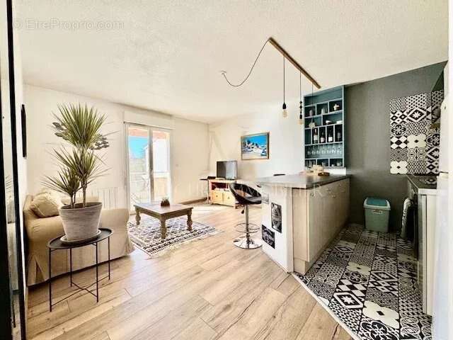 Appartement à MAUGUIO