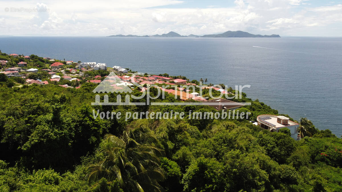 Terrain à VIEUX-FORT