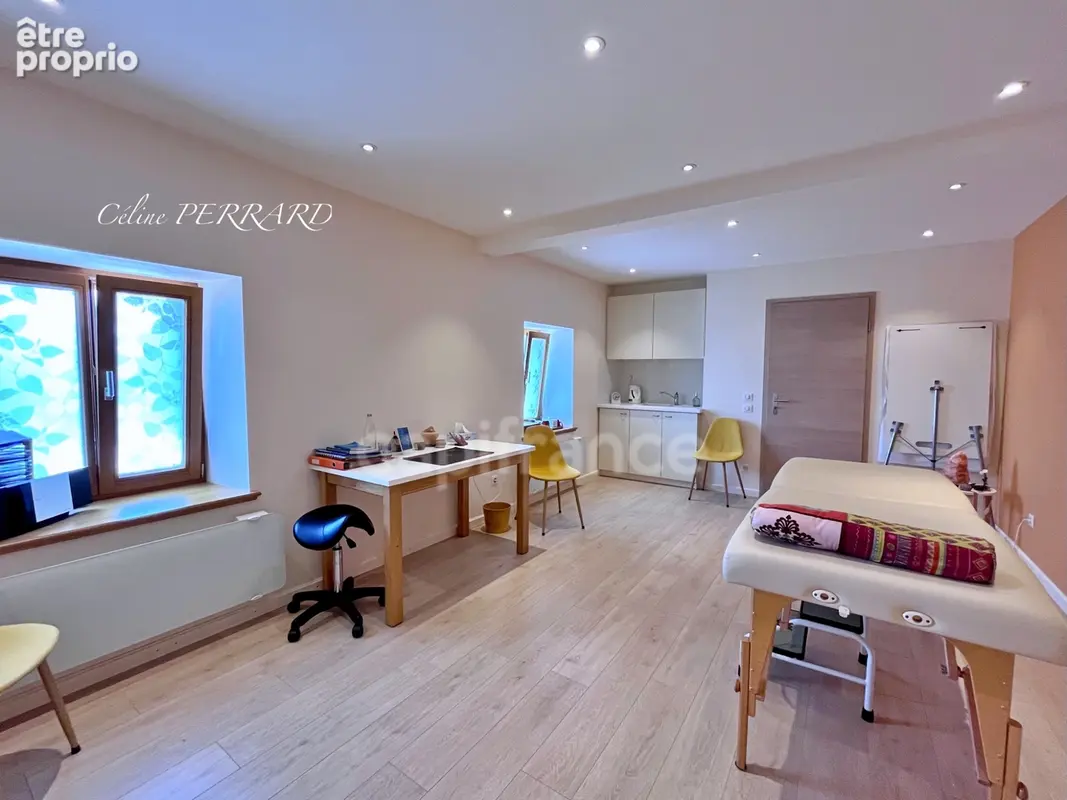 SAINT CERGUES (74), Un bien rare aux multiples possibilités ! 7 pièces avec un appartement indépendant + une bâtisse indépendant - photo 8