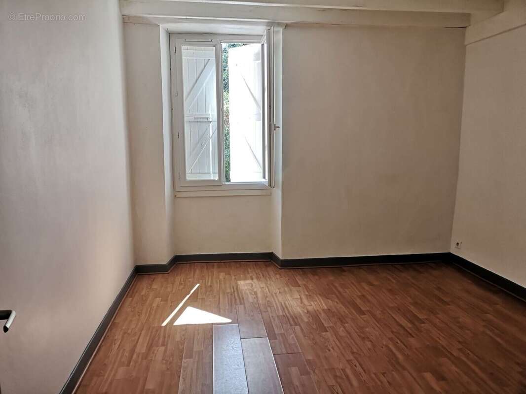 TRÈS RARE - Aux abords de la ville de Vic-Fezensac (2kms par un chemin sans passage), maison lumineuse en pierre de plain-pied c - photo 15