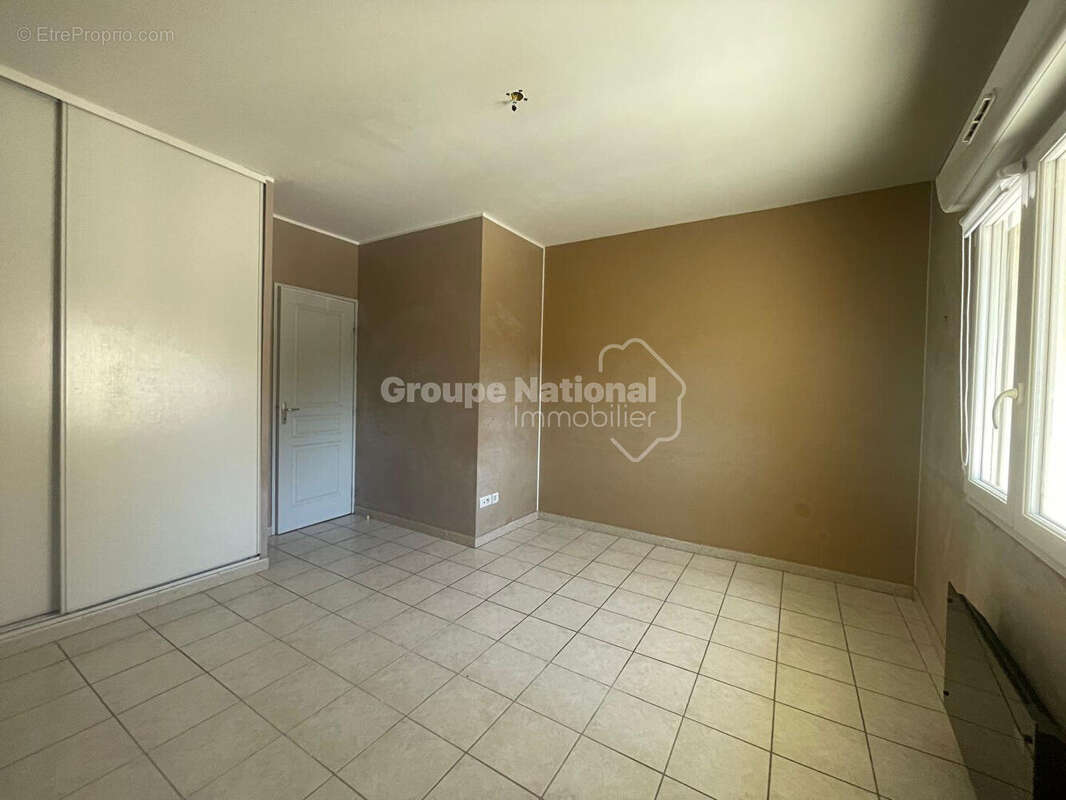 Charmante maison de village type P3  de 78 m2 avec cour et terrasse. - photo 3