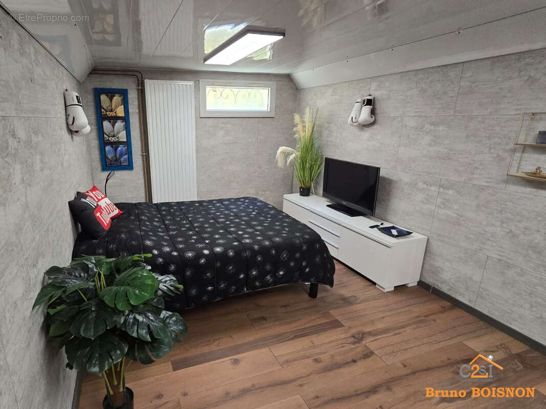 Maison à SAINT-CYR-SUR-LOIRE