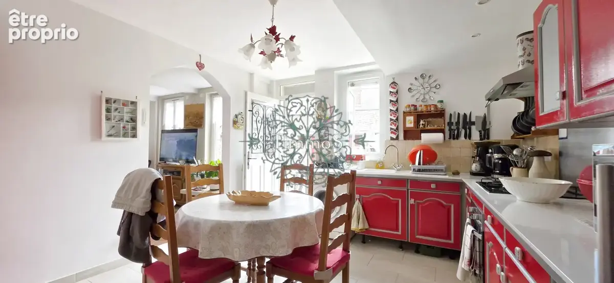 Charme de la brique & fort potentiel : Maison de village avec dépendance aménagée à Andeville ! - photo 4