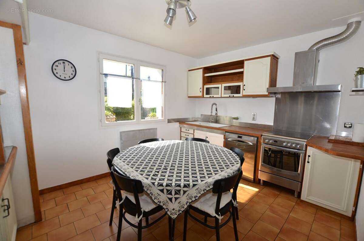 Maison à SAINTE-GENEVIEVE-DES-BOIS
