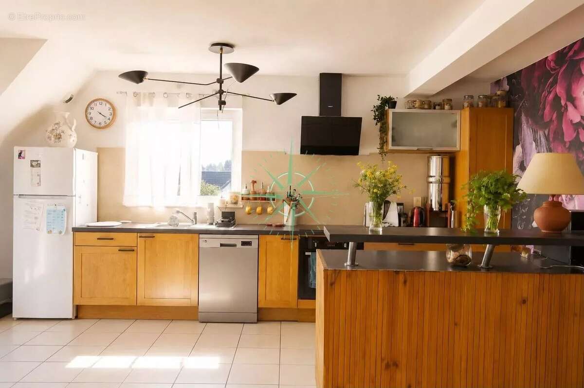 À VENDRE – Superbe duplex lumineux avec terrasse – Dernier étage – Garage + 3 parkings - photo 4