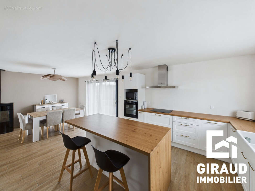 Maison à FONTENAY-LE-COMTE