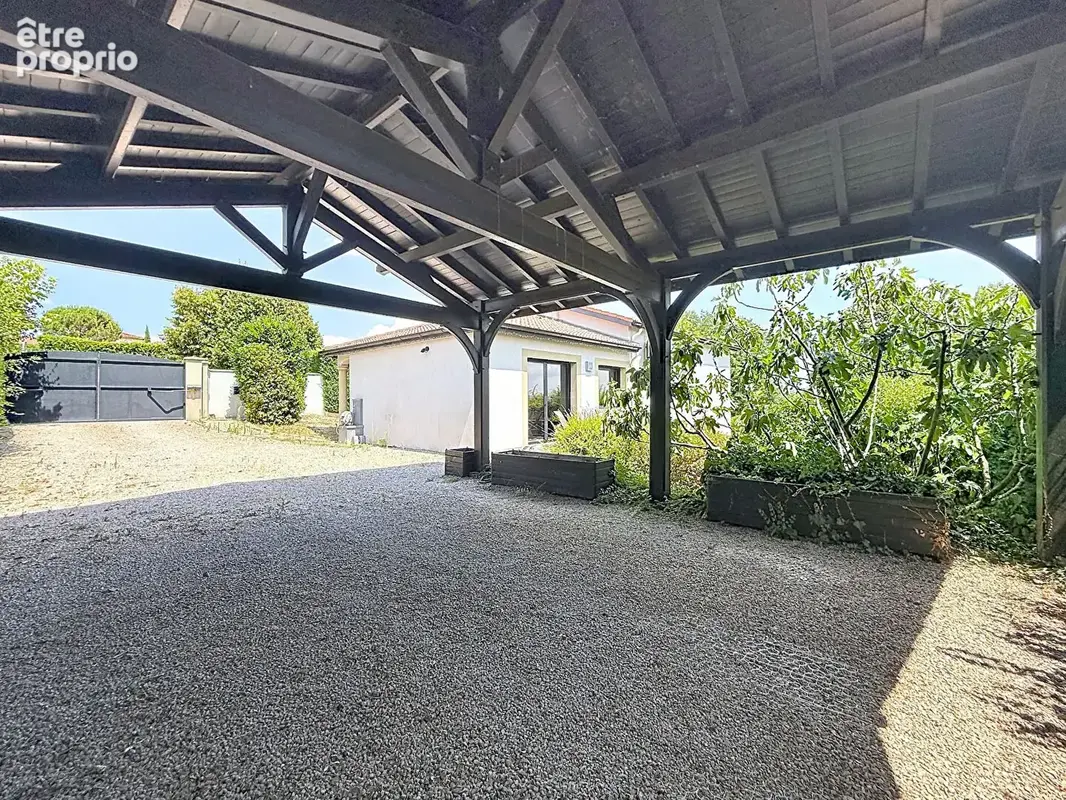 Villa de charme avec piscine, 6 chambres et 1 500 m² de terrain, dépendance! - photo 14