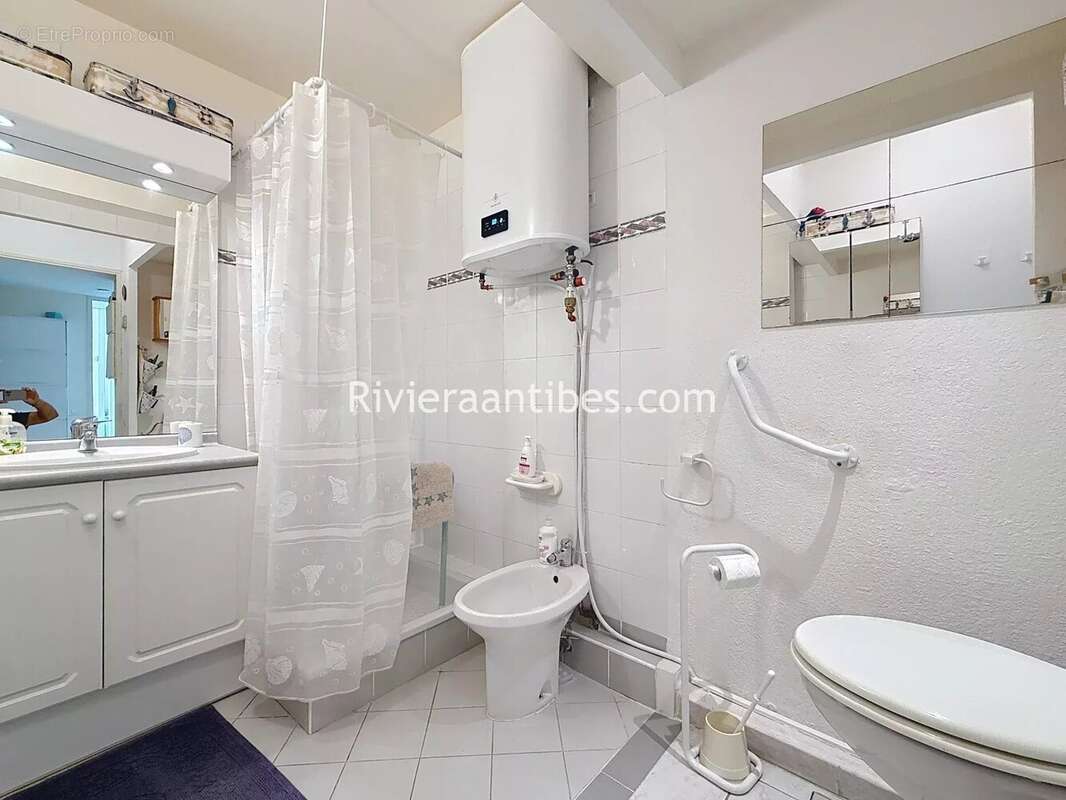 Appartement à VALLAURIS