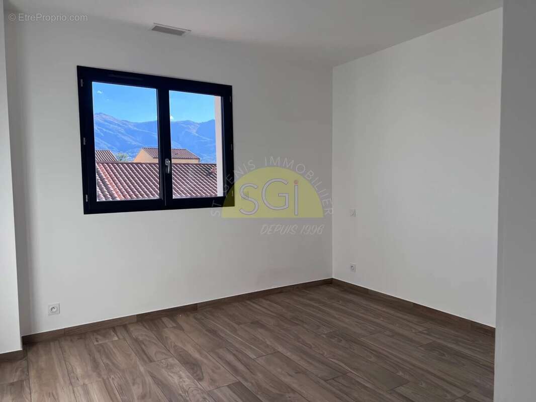 Maison à SAINT-GENIS-DES-FONTAINES