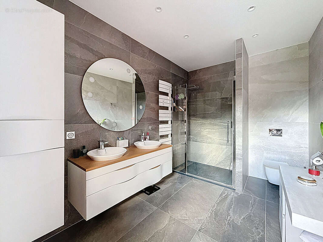 Maison à AURIAC-SUR-VENDINELLE