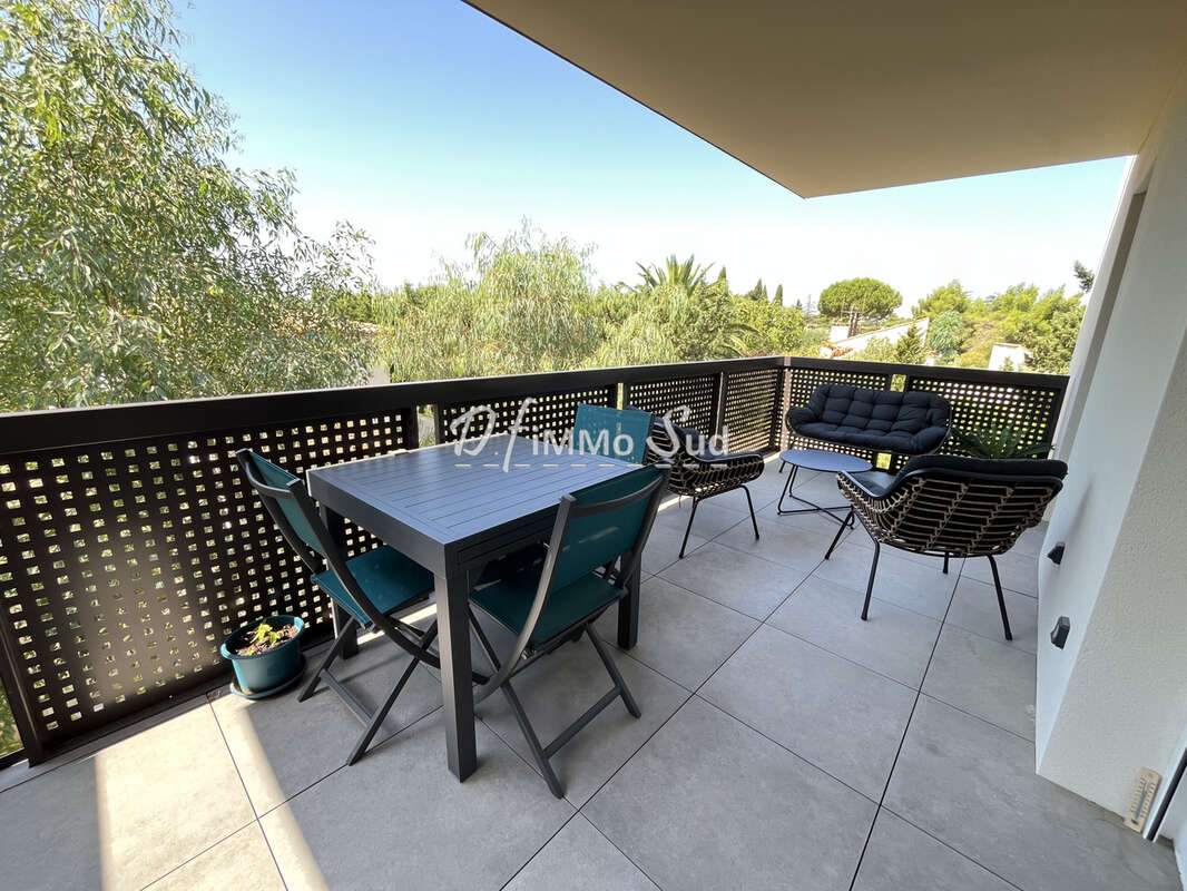 Appartement T4 de 79,80 m2 avec garage, parking et cellier - photo 2