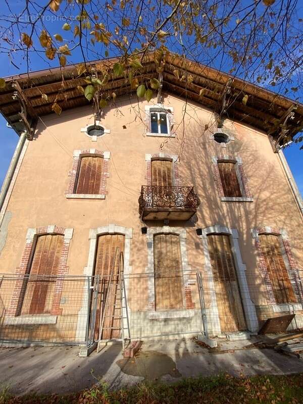 Appartement à NURIEUX-VOLOGNAT