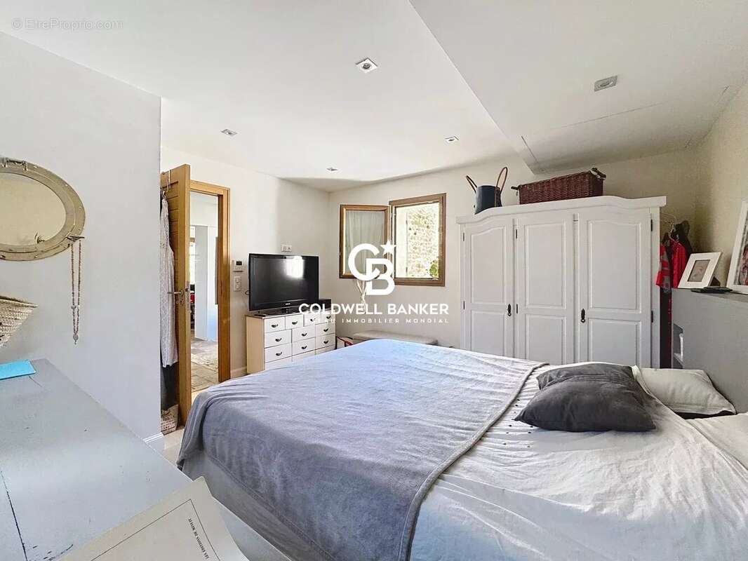 Maison à TOURRETTES