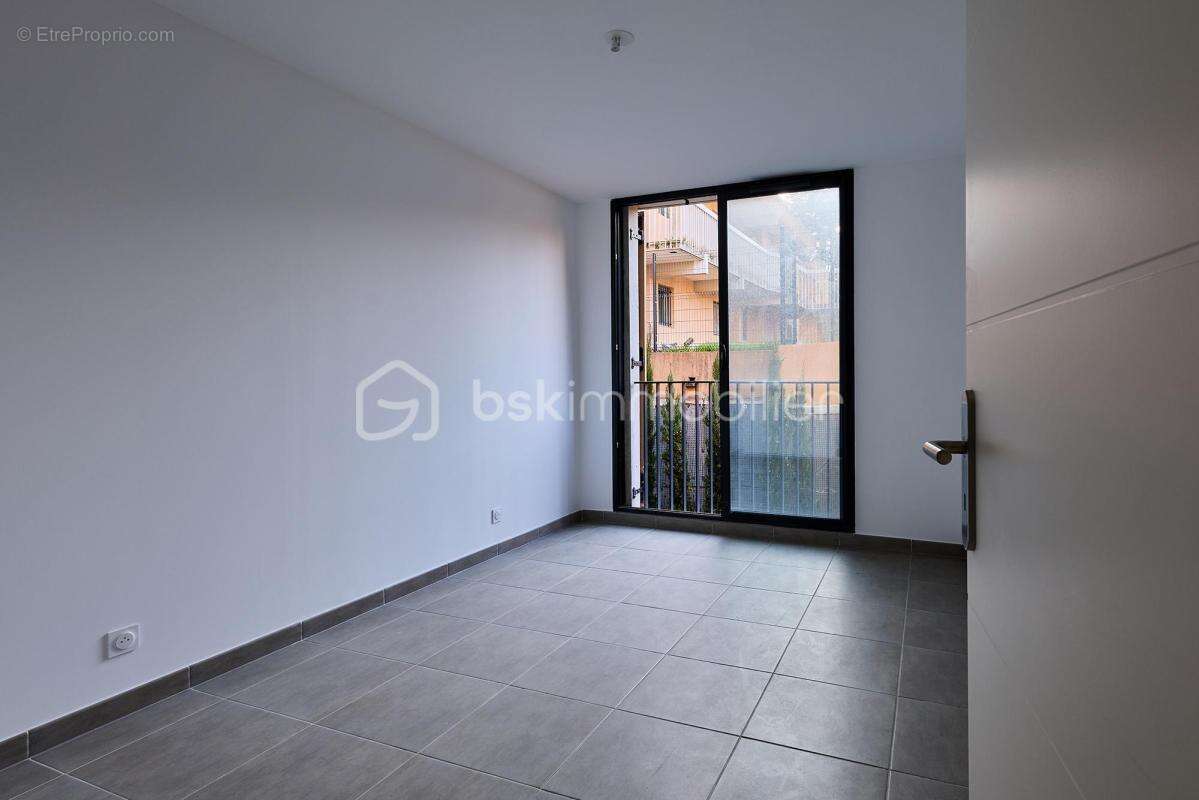 Appartement T3 neuf avec terrasse et vue jardin – Prestations de qualité – Secteur des Pins - photo 6