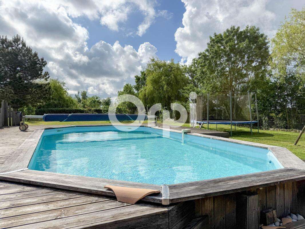 Maison à SAINT-LAURENT-DE-LA-PREE