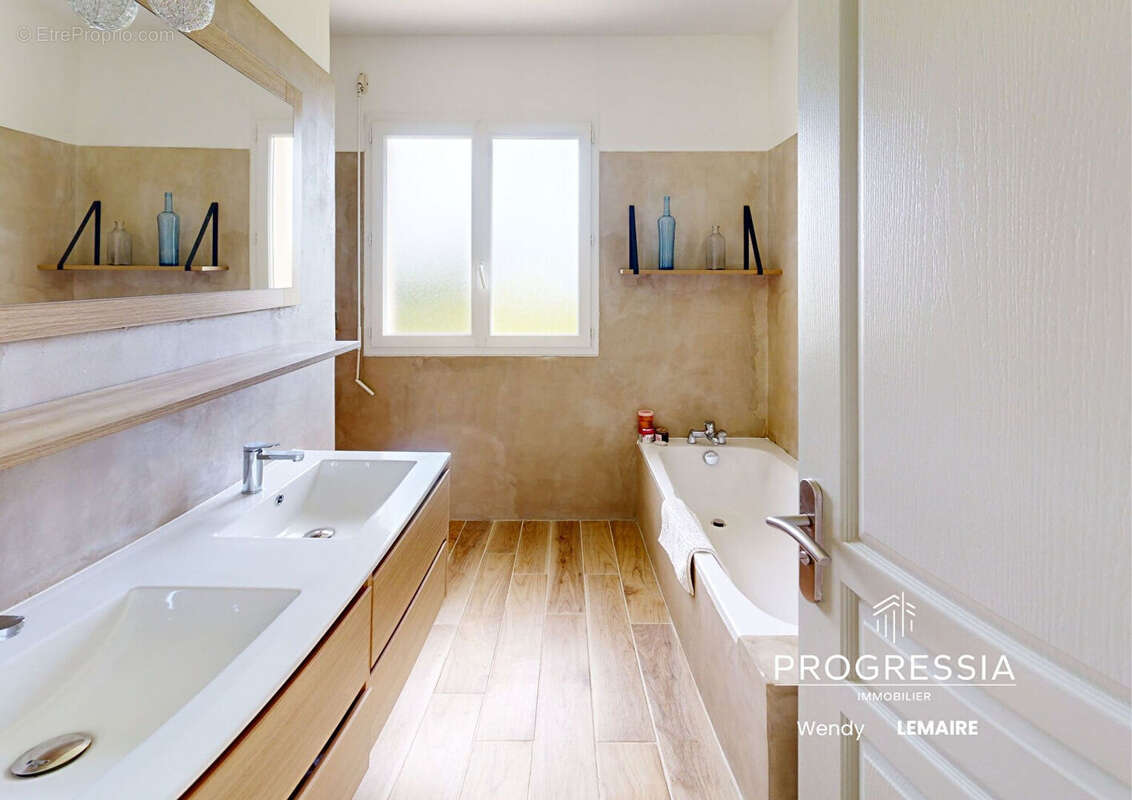 Maison à SAINT-AUBIN-ROUTOT