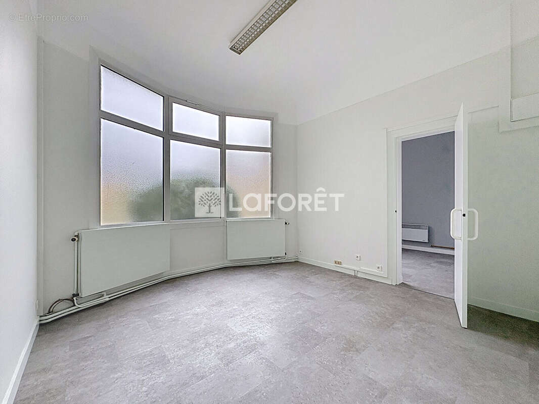 Local commercial Flers 143 m2 - photo 7
