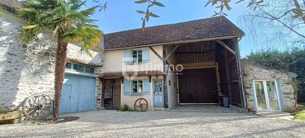 Maison à CHALAUTRE-LA-GRANDE