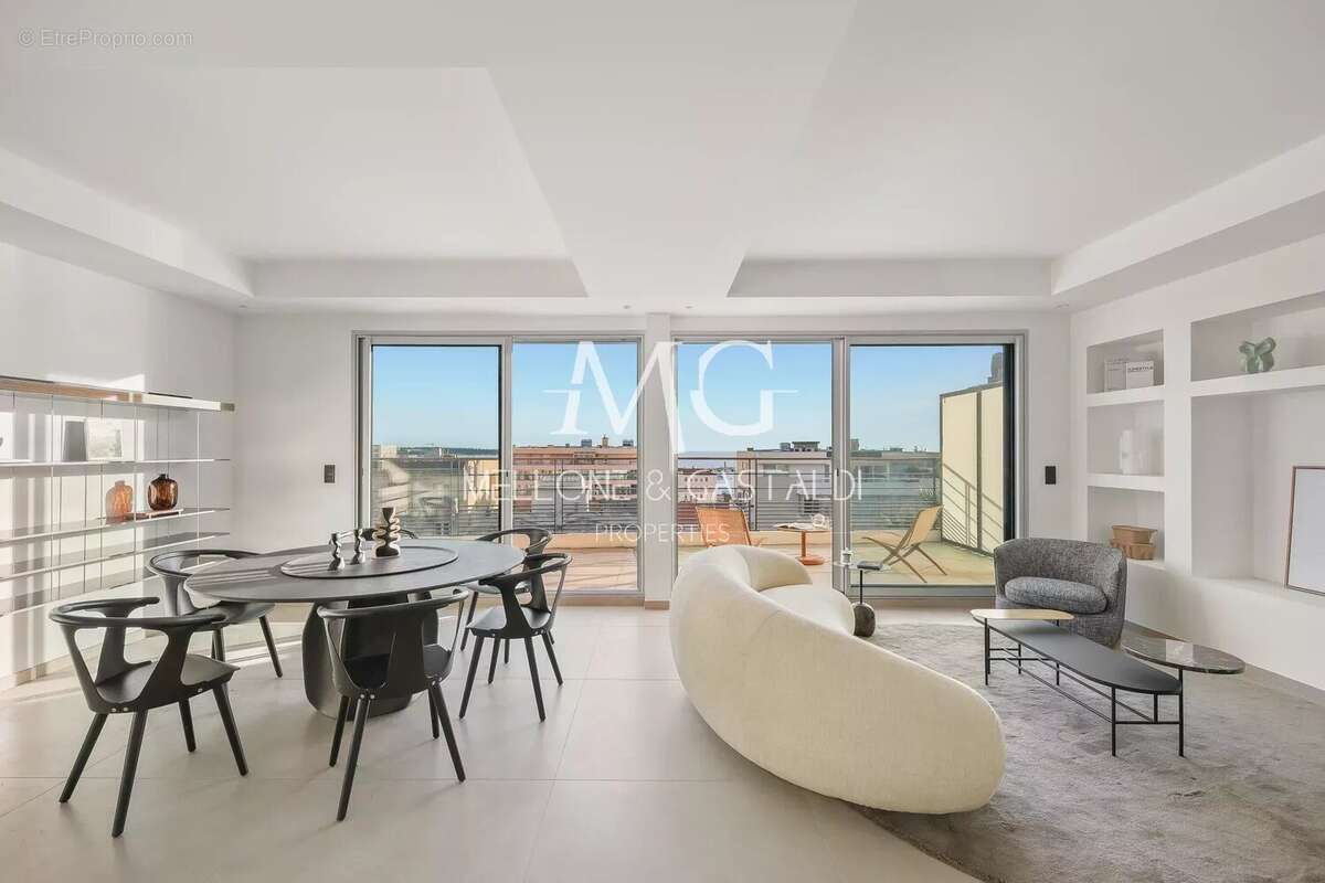 Cannes centre – penthouse d’exception – roof top – vue mer panoramique – 117 m² – 2 parkings - photo 23