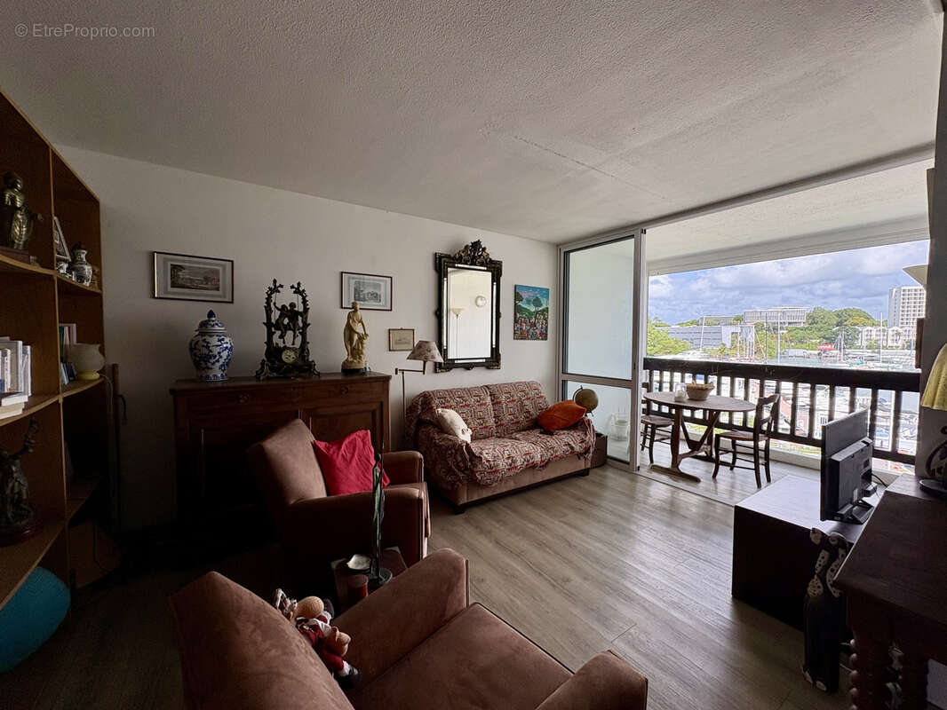 Appartement à POINTE-A-PITRE