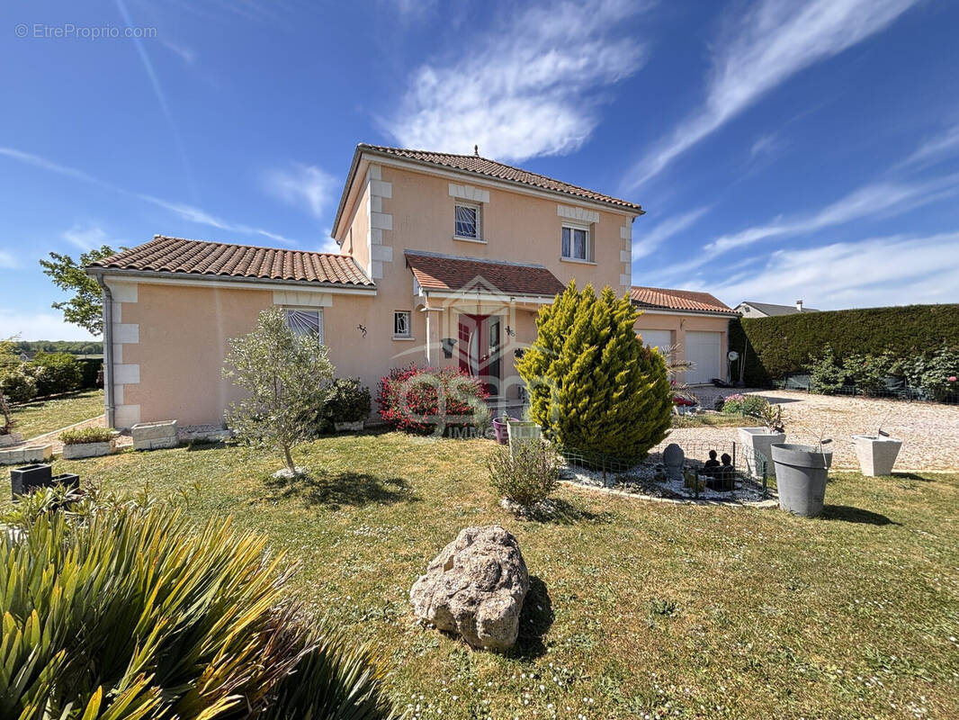 Maison à NOYANT-DE-TOURAINE