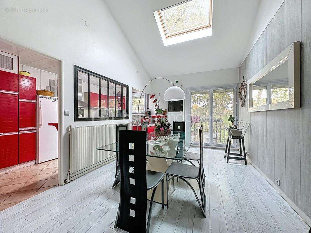 Maison à COURCOURONNES