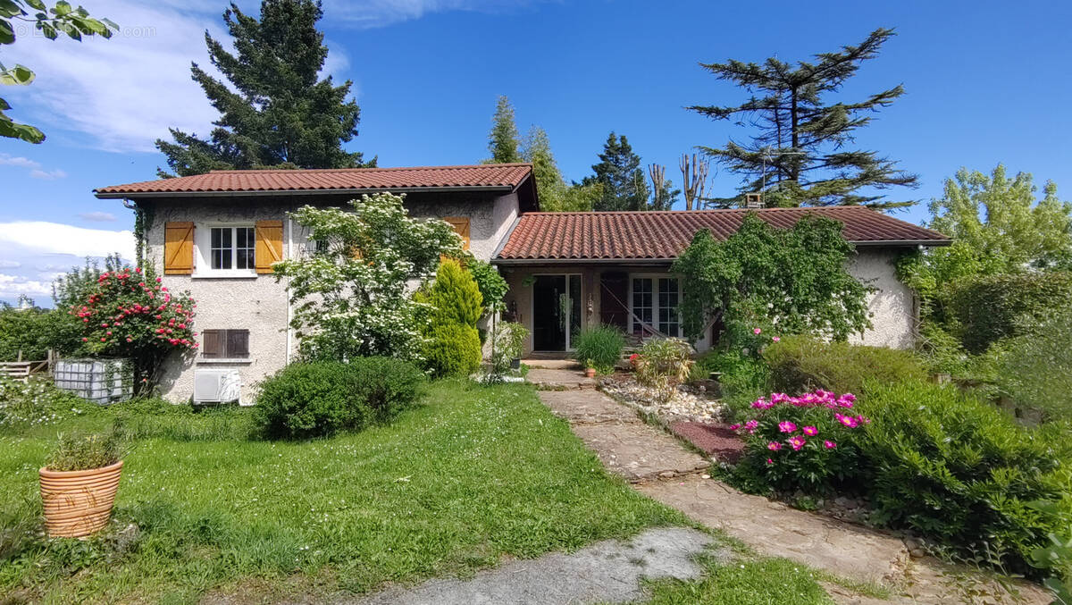 Maison à CHAZAY-D&#039;AZERGUES