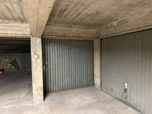 Garage sécurisé en hyper-centre de roche-la-molière - photo 6
