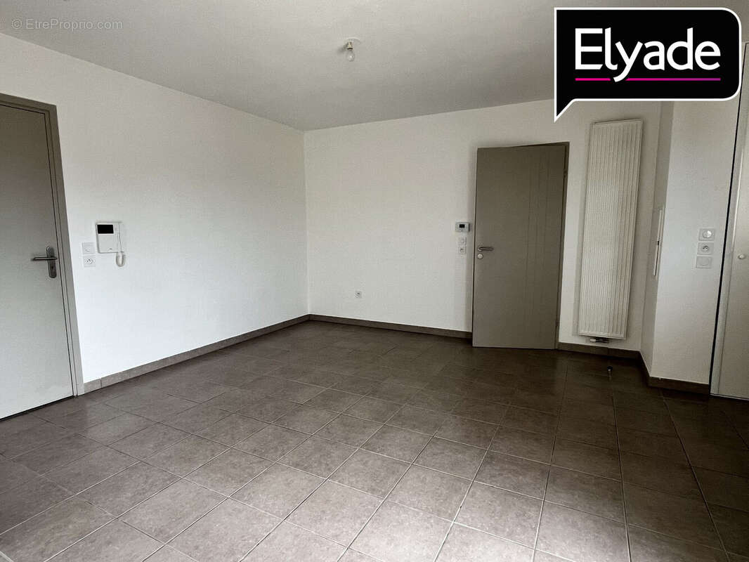 Appartement 42 m² à Bassens  - photo 4