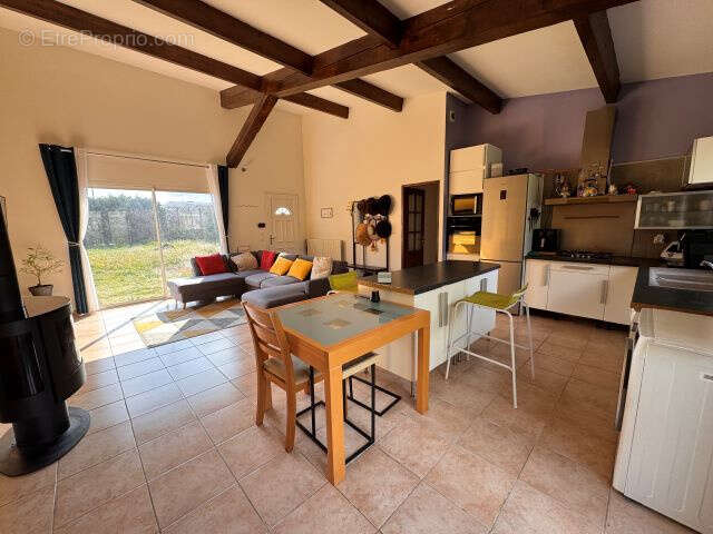 Maison à PEYROLLES-EN-PROVENCE