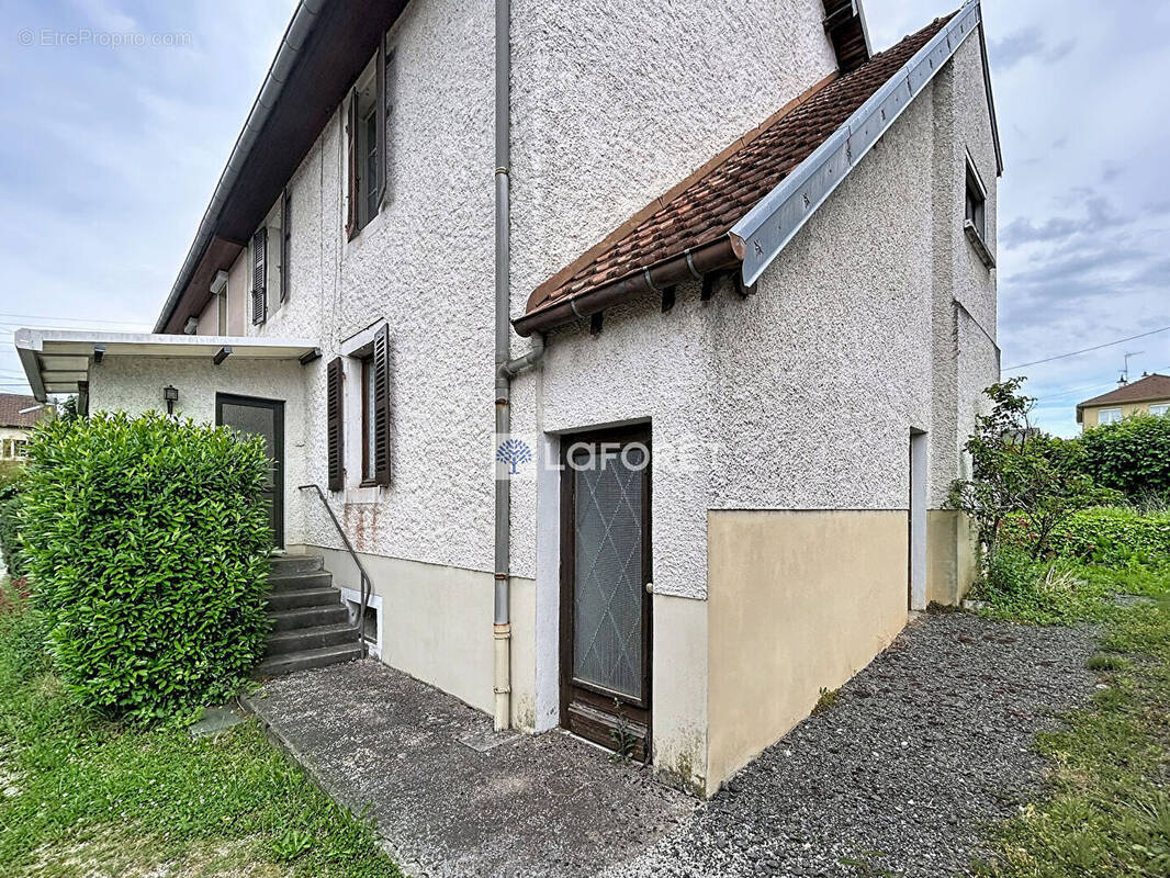 Maison à FESCHES-LE-CHATEL