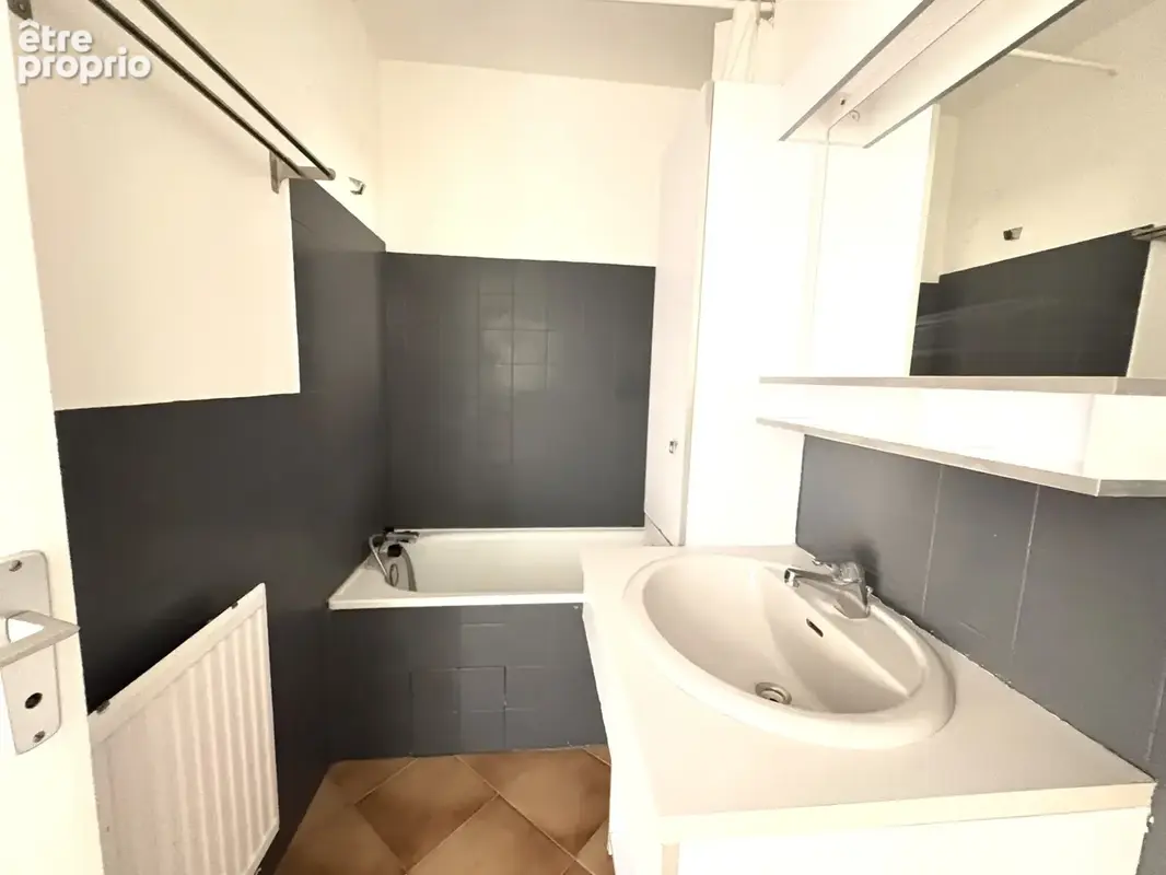 Carnon port , trés joli studio cabine de 30 m2 habitables + terrasse-loggia 4 m2 - photo 7