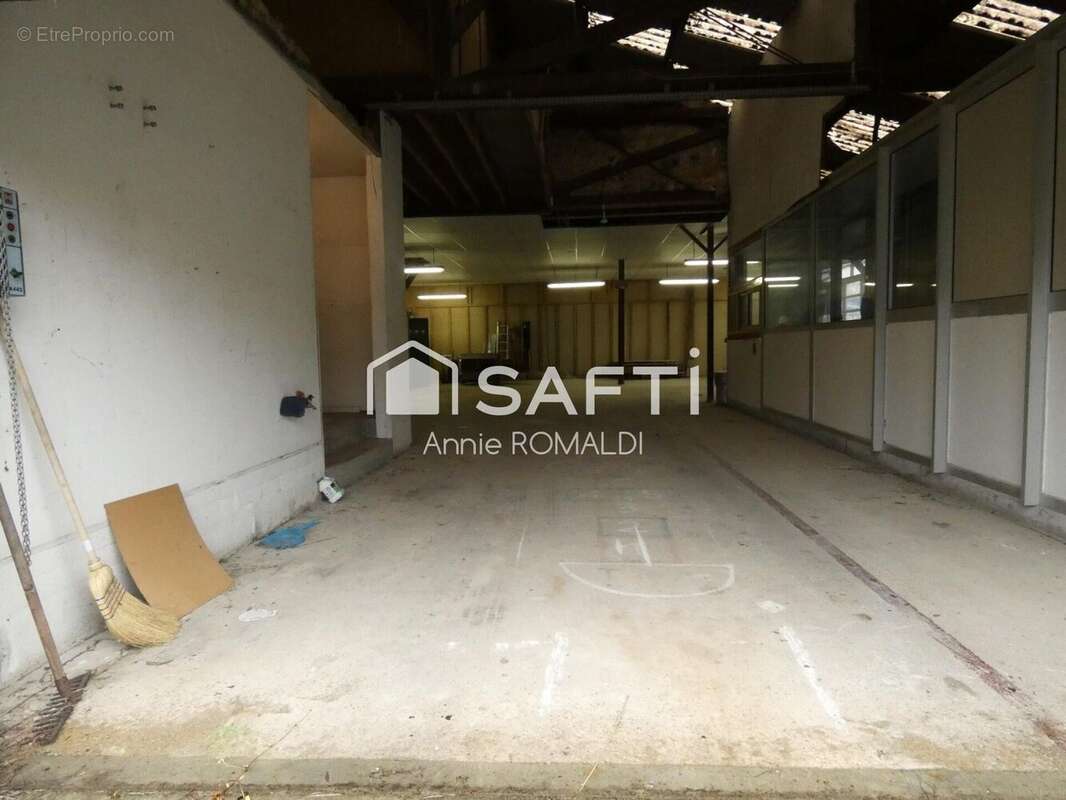 Photo 5 - Commerce à VIELS-MAISONS