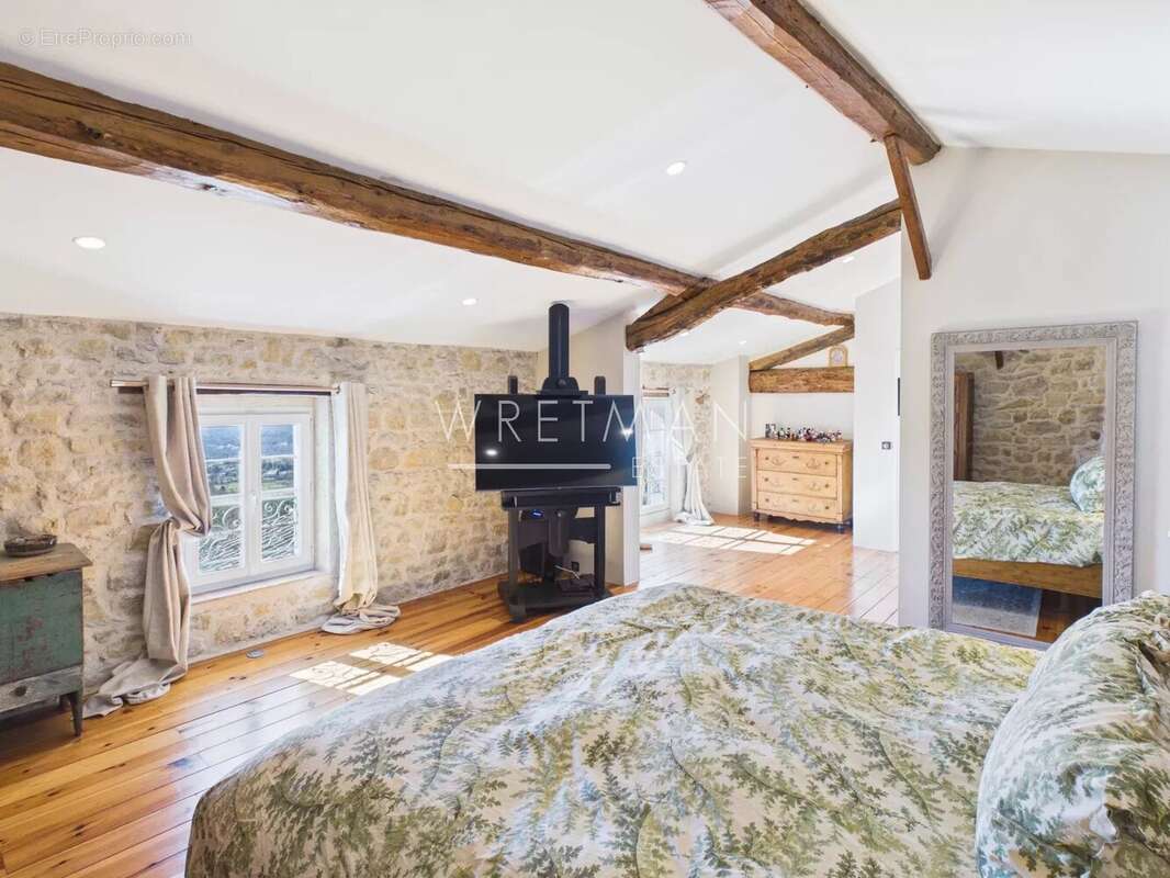 Maison à MONTAUROUX