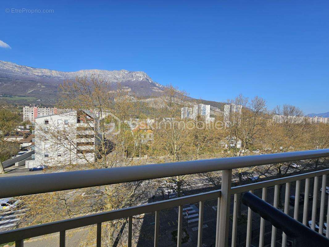 Appartement à LE PONT-DE-CLAIX