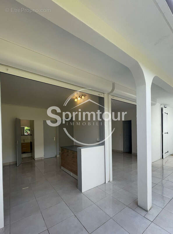 Maison familiale de 4 chambres avec T2 indépendant et garage sur un terrain clôturé - photo 21
