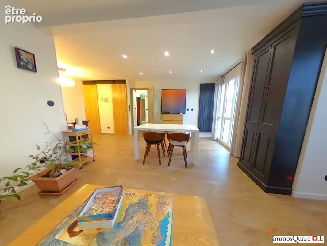 Appartement 3 pièces 75 m² à vendre à Lyon-8e (69008) - photo 2