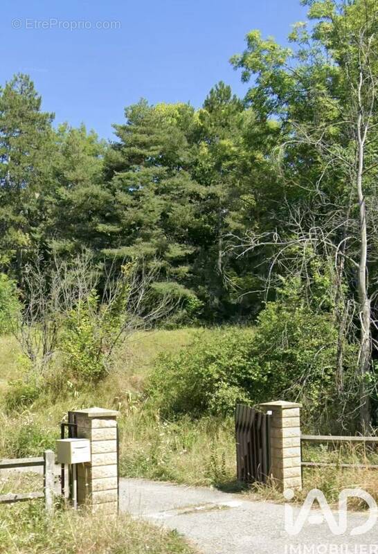 Photo 1 - Terrain à SAINT-SAUVEUR