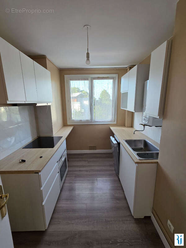 À vendre appartement Maromme 3 pièces 2ème étage avec cave. - photo 3