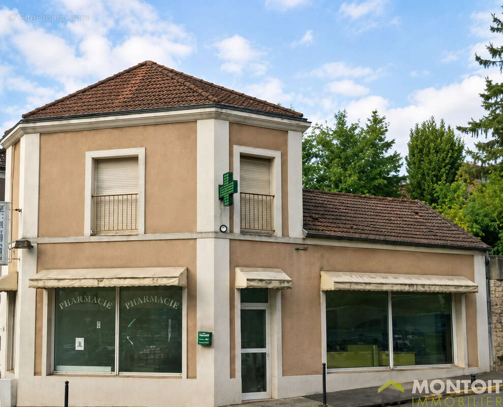 Ensemble immobilier avec commerces et logements - photo 2
