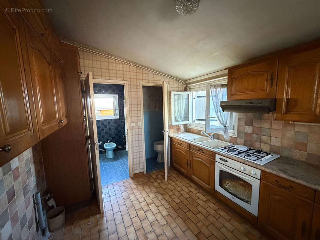 Maison à LA CHAPELLE-SAINT-URSIN