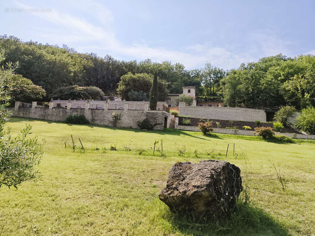 Propriété bordée de 5 hectares de parc - photo 16