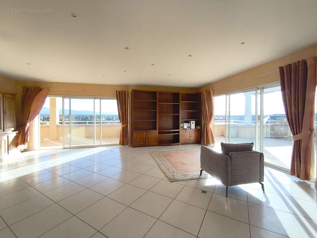 Appartement à ROMANS-SUR-ISERE