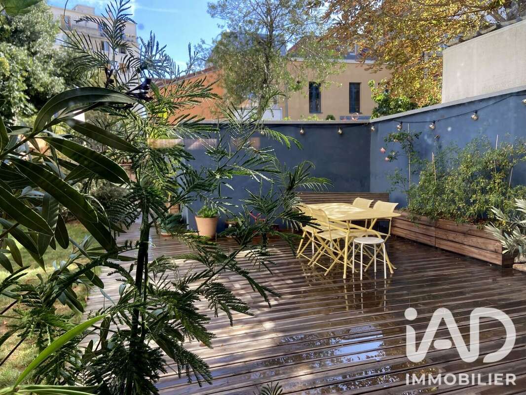 Maison 211 m² à Les Lilas  - photo 3