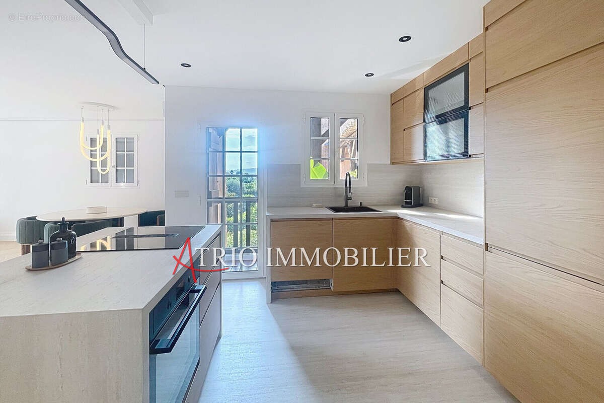 Appartement à SAINT-LAURENT-DU-VAR