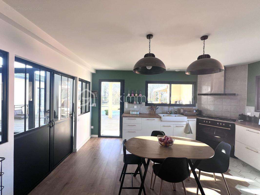 Maison à SAINT-SEURIN-SUR-L'ISLE